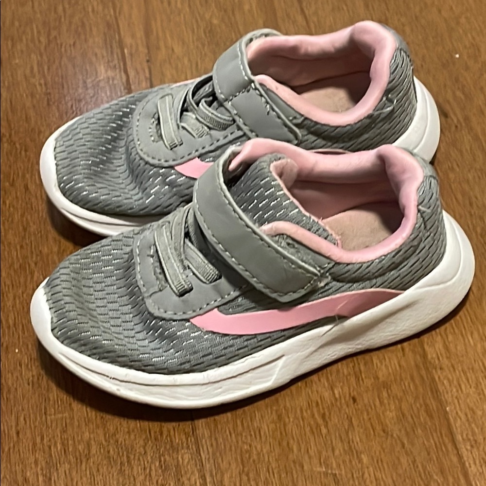 ✨3 for $15✨ Running Shoes Toddler Size 5